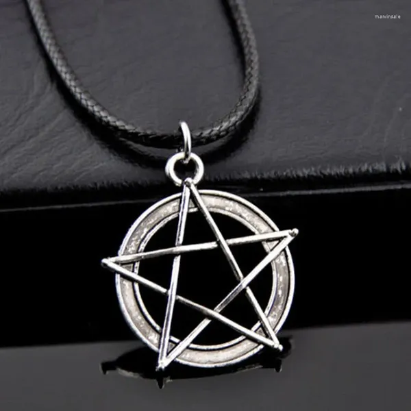Kolye Kolyeler Pentagram Yıldız Kolye Kadınlar için Gotik Wicca Takım Aksesuarları Deri Ceza Şeytan Moda Takı Büyücülük Goth