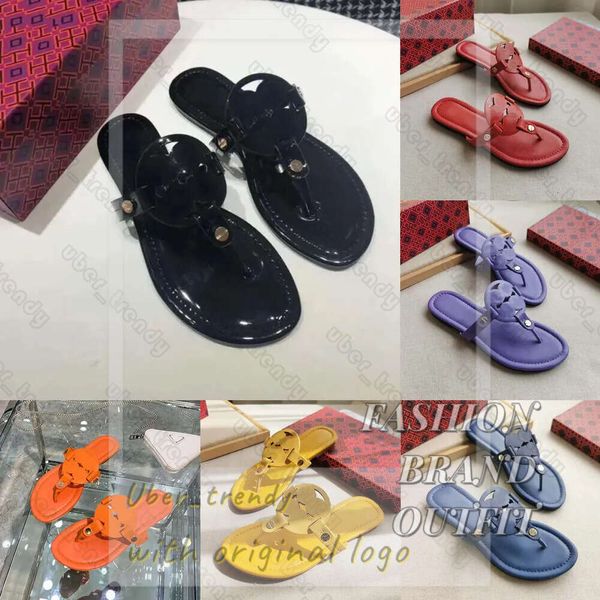 2024 Nuovi sandali Torybutch Designer Sandals Donne Slides Donna morbida Famous Slifori Nera Nera Nuda Nude Nude Toryburche Sandalo Sandalo Sandalo Sandalo EUR 35-45 796