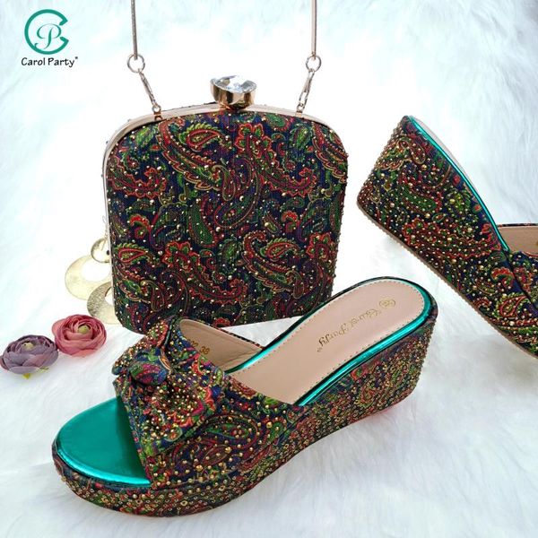 Kleiderschuhe Afrikanische Modedesign Paisley Muster grüne Farbe Frauen und Taschen Matching Party bequeme Mittelabsatz