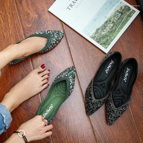 Sıradan ayakkabılar yeşil sivri uçlu bale daireleri kadın zincirleri tasarlar rhinestone espadrilles mokasen artı boyut 34-40 rulo somun