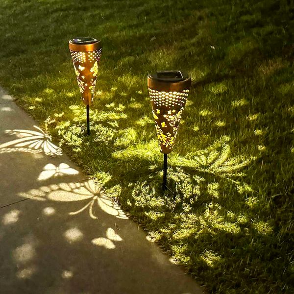 Butterfly 2 упаковка Солнечная дорожка на открытом воздухе, металлические садовые украшения наружные светильники с узорами и теплым светом, водонепроницаемое ландшафтное освещение для патио пути