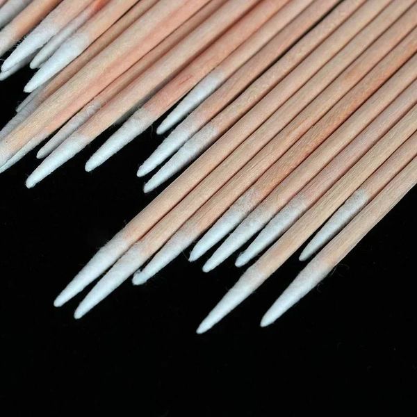 Neues 100-pcs-Einzelposped Head-Holz-Baumwoll-Tupfer-Make-up-Stick zum Reinigen des kosmetischen Werkzeugs (7 cm Länge) für das Make-up-Reinigungswerkzeug