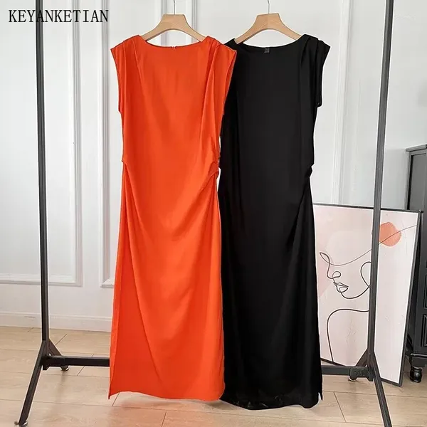 Повседневные платья Keyanketian 2024 запустить женское плиссированное украшение платье без рукавов лето просто сплит сплит -миди -молния