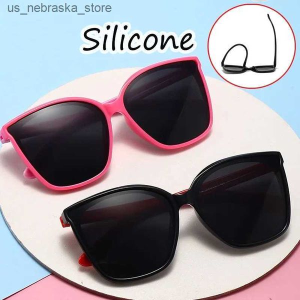 Óculos de sol Childrens Fashion Silicone flexível para meninos e meninas Big UV400 Shadow Shadow Summer Square Frame ao ar livre q240410