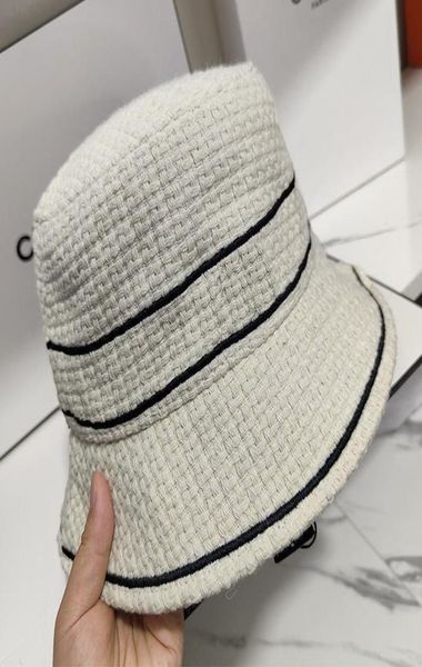 Cappelli da design di design di lusso Cappelli da baseball maschili neri cappelli in tessuto bianco designer femminili Fashions Fishers Hat Hat Autumn Fedora montato S5012723