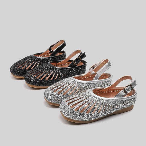 Sandali 2023 Summer Nuovi scarpe per bambini ragazze cavi mezza edizione coreana Princess Acqua Diamond Piccola pelle H240510