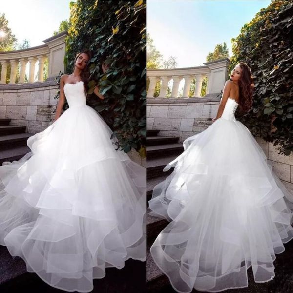 Os mais recentes vestidos de noiva de vestido de baile sem alças ruched tule sweew sweep coreset cpartida de volta para trás vestidos de noiva simples personalizados vestidos de novembro 2618