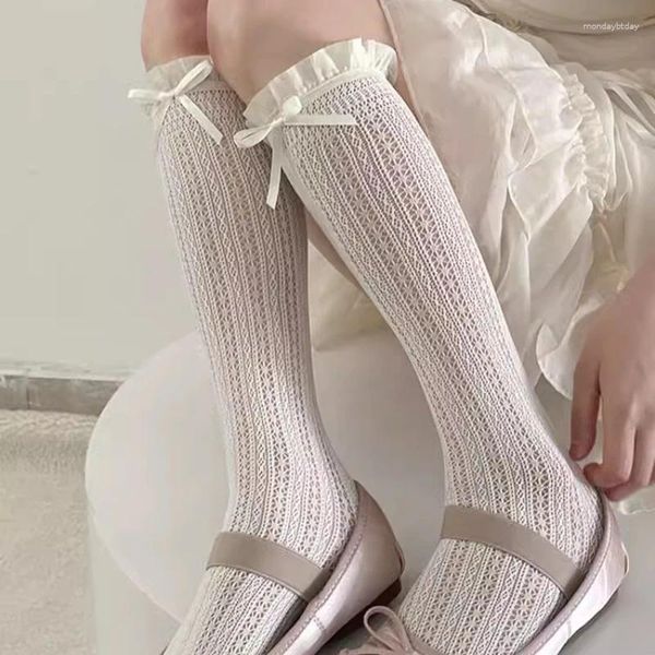 Frauen Socken Lolita Spitzenbogen Oberschenkel hohe japanische Stil hohl gemustert über knielangen Strümpfen gekräuselt Kawaii Socke