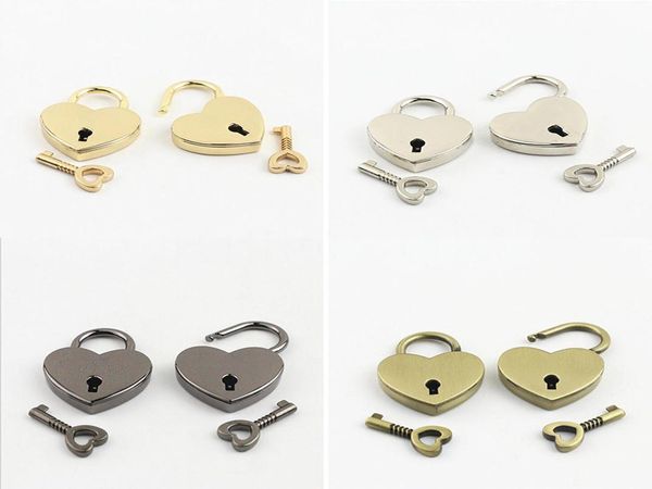 4 Farben Herzform Vorhängeschloss Vintage Hardware Locks Mini Archaize -Tasten Schloss mit Schlüsselverkehr Handtasche Koffer Vorhängeschloss DD3583036791