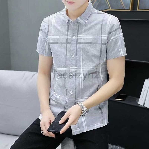 Camisas casuais masculinas Designer Summer Summer de manga curta masculina Slim Trend Trend Handsome's Men Stripe Casual Busine