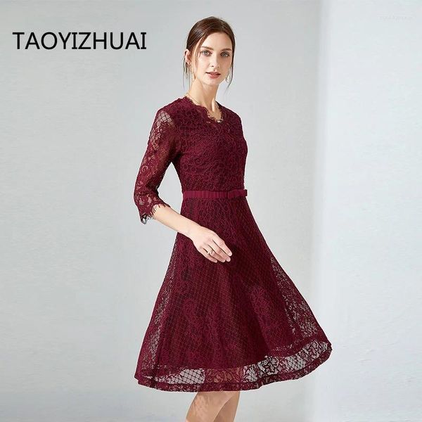 Vestidos de festa Taoyizhuai estilo vintage Midi Women Lace Dress A Line V pescoço Vinho Red Flare Mengeves Menas de Luxo Plus Tamanho Elegante