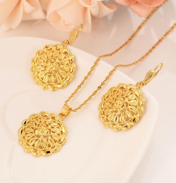 Dubai India Gold Color Big Flower Set Set a sospensione Orecchini africani Set di gioielli africani per donne Regali da sposa per matrimoni per feste 3797183