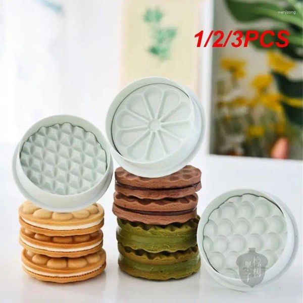 Pişirme Kalıpları 1/2/3pcs Set Waffle Çerez Kesici Bisküvi Kalıp Oluklu Çiçek Desen Yuvarlak Şekli 3D El Basınç Abs Plastik Fondan Kek