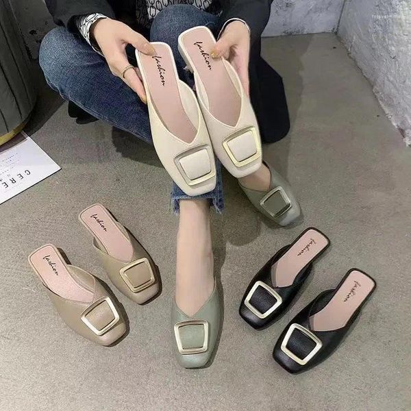 Slippers de salto plano fivela de cabeça quadrada lenta sandálias de sapatos femininos Baotou Half Girl's Fashion Wear