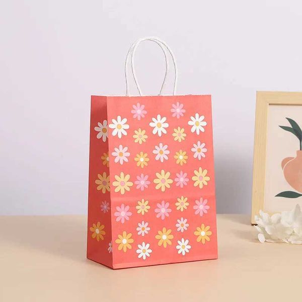 3pcs Geschenkverpackung 6pcs süße Gänseblümchen Blumenpapier Kraft Geschenkverpackungstaschen mit Griffbonbonbevorzug Tasche Hochzeit Babyparty Kinder Geburtstagsfeier Dekor Dekor Dekor