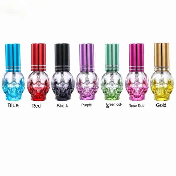 Novo 1pc 8ml Skull Design Perfume Bottle Portable Travel Perfume Atomizador de vidro Spray Scent Bomba Caso de bomba vazia Misture a cor de uma garrafa de design de crânio