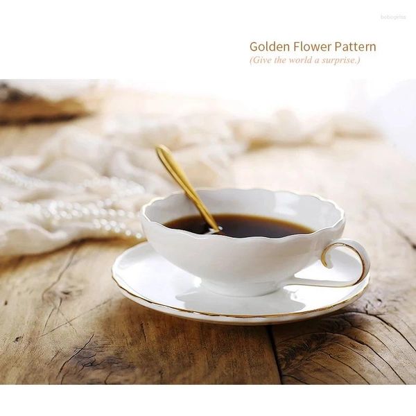 Xícaras pires de ossos britânicos China China Coffee Cup com Golden Luxurn Rim Tarde Flower Tea e Pires Set Office Simple Teaware184ml Home