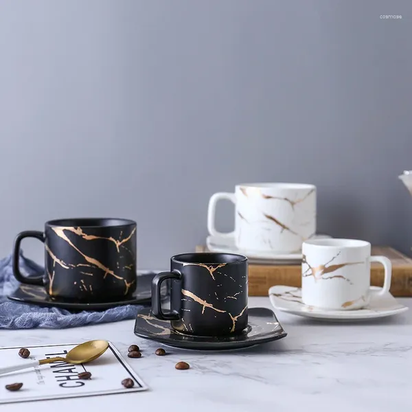 Becher Marmor Kaffeetasse Schwarz -weiße japanische Untertassenschachtel.Glas Set Gold