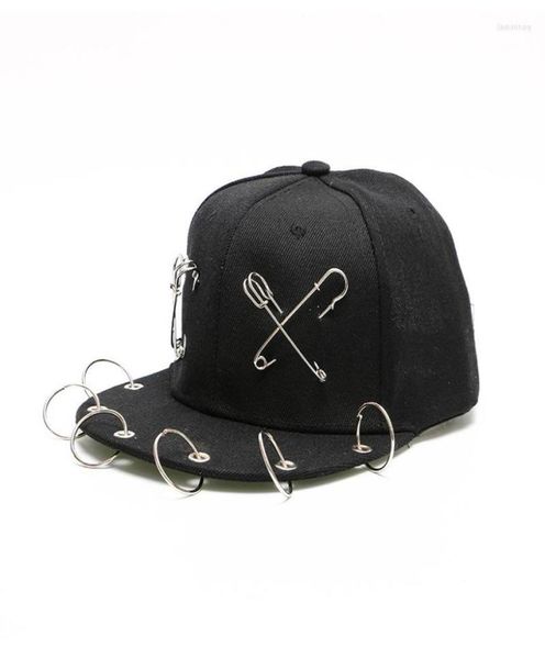 Caps de bola estilo punk estilo preto parentchild Hip Hop Hats Trend Pin Rivet Tassel Baseball para homens Moman Street Fashion Show Casual2778144