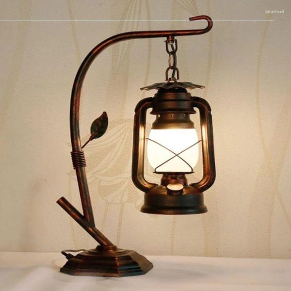 Tischlampen Land Retro Eisenkunstlampe Bett Frühstück Stedern Laternen antike nostalgische Kaffeestudie am Bett Chinesisch