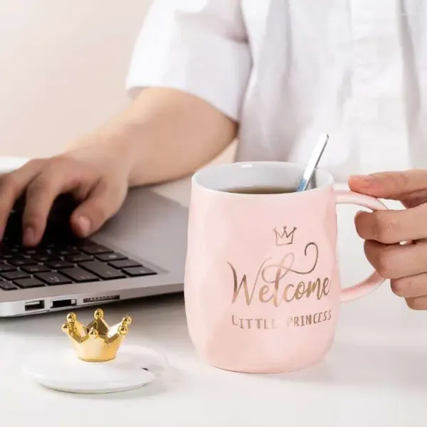 Кружки милая чашка с крышкой ложкой японской стиль творческий розовый крончатный кружек Керамический кофейный кофейный кофейный кофейный кофей
