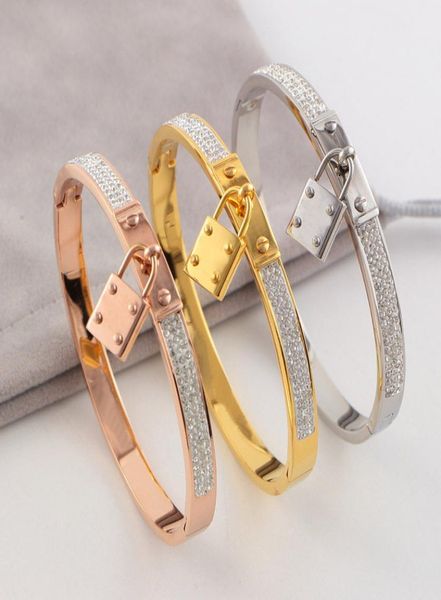 Designer Sparkling Diamond Bracelet Ladies Mens Logotipo de Luxury Jewelry Leather Bracelets With Metal Lock Charm Bangle Highend F6508147