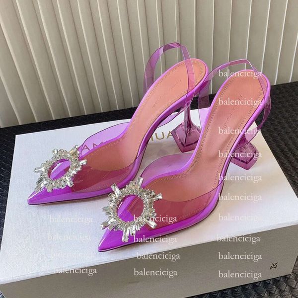 Amina Muaddi Sandalen Top Luxury Designer Kleiderschuhe Frauen Schuhe Bowknot Crystal Diamond Dekoration transparent PVC Wine Cup Heels Party Urlaub Geschenkgröße 35-41