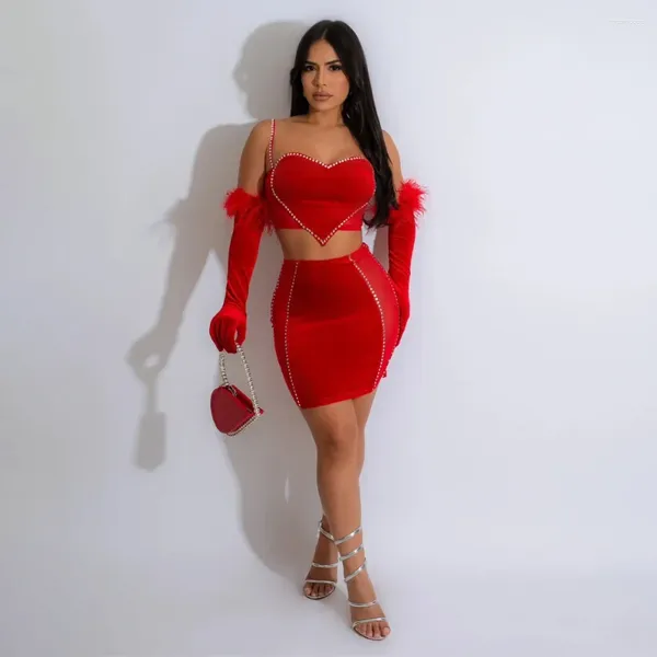 Vestidos de trabalho Mulheres de Natal Ano Diamantes BodyCon 2 Peças Conjunto de espaguete com tira de pêlo Capa