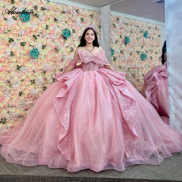 2024 Vintage Perlen Perlen geschwollene Ballkleid Quinceanera Kleider Kapelle Zug von Schulter Kurzärärmeln Abendkleider Party Geburtstagskleider mit hinteren Bogen