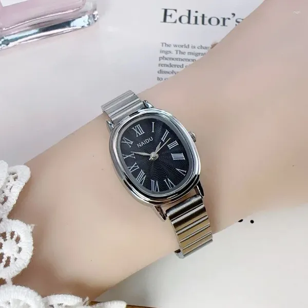 Armbanduhr Oval Women Quartz Watch Römische Zifferblatt Ladies Luxusgeschenke Uhren lässige einfache Edelstahl -Armbanduhr Tropfen