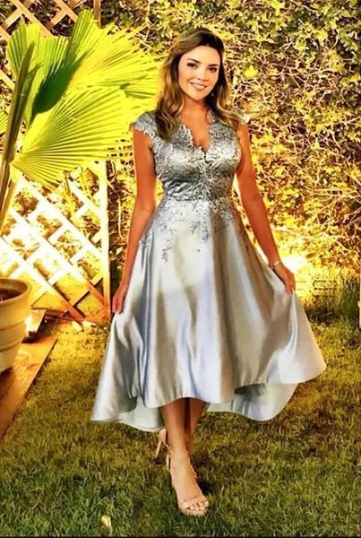 Vestidos da mãe altos baixos uma linha mãe de vestidos de noiva com apliques capped em v vestido de convidado de casamento de pescoço vestidos de baile curtos