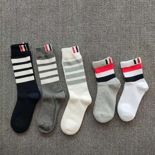 Herrensocken TB Socken mit vier Streifen auf den Middle Tube Herren und Damen Streifen Paare Populäre trendige und personalisierte Baumwollsocken 5t0p