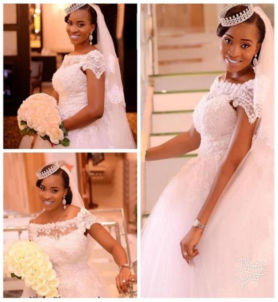 Vestido de baile romântico vestido de noiva de renda com pequenas flores fora do ombro Africa Vestidos de noiva Luxury vestido de noivas tobe de m4552913