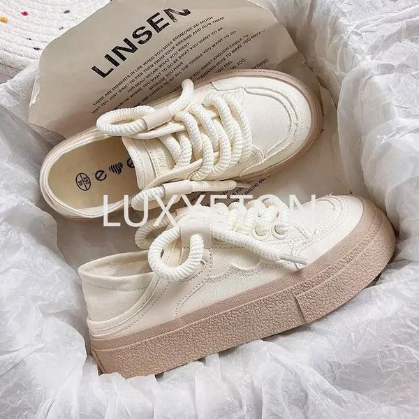 Sapatos casuais 2024 Lace-up vulcanizado Autumn Feminino Sneaker White Sneaker