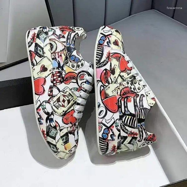 Sapatos casuais 2024 Spring Autumn Feminina tênis robustos moda Moda Soft Platform Graffiti Classic Girls Streetwear Trainers