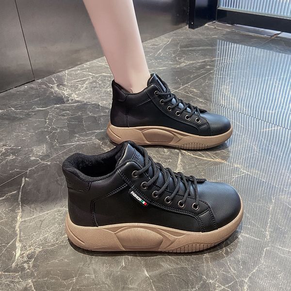 2024 autunno New High Bang Sole Sole Sole Pane scarpe bianche bianche casual versatili Scarpe nere da donna Gai