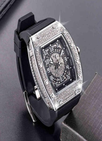 Designer Luxury Bling Diamond for Fashion Quartz Owatch Man Hip Hop Ice Out Men039S Watches Tonneau Clock3012124