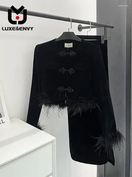 Vestidos de trabalho LuxEenvy Design chinês aprimorado Sense avançado Sister Royal Conjunto de inverno Temperamento versátil Meia saia Two peças 2024 outono