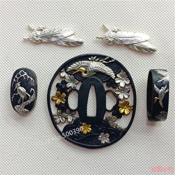 Dekorative Figuren sehr schöne Kupfer Messing geschnitzte Vogelblume Tsuba Menuki Fuchi Kashira Teile für japanisches Schwert Samurai Katana Armaturen