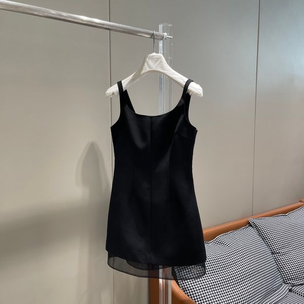 Milan Runway Dress 2024 Black Spaghetti Straps Mini Mulheres Designer de vestuário Triângulo Logo Mesh Mesh Vestes Party 51101