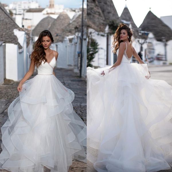 2020 Simples Boho Wedding Dresses A Line Lace Contas Saias em camadas Sweep Train Sexy Backless Beach Vestidos de noiva Personalize barato D 256h