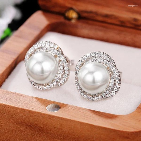 Orecchini per borchie Huitan Temperamento elegante Elegante perla simulata per donne Colore argento Squisito Regalo Daily Wear BEEY