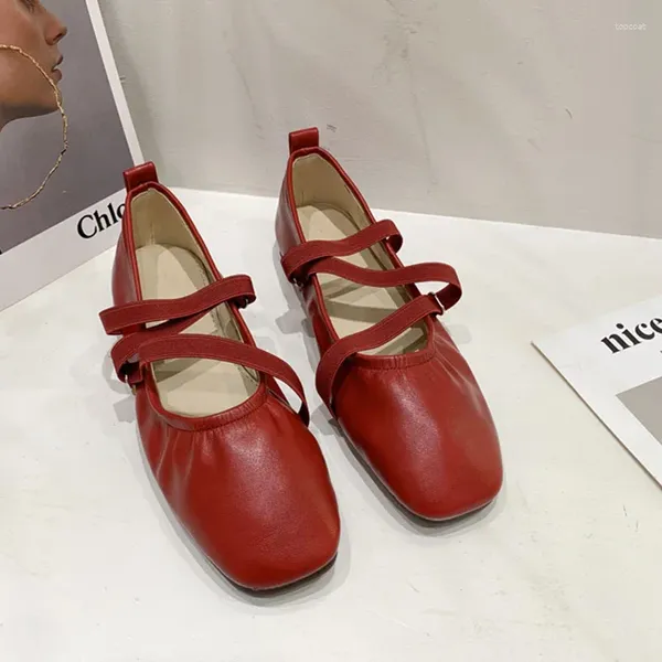 Scarpe casual 2024 Rosso Spring Women Fashion Fashion Round Toe Abito tallone MARY JANE Slip superficiale sulle ballerine