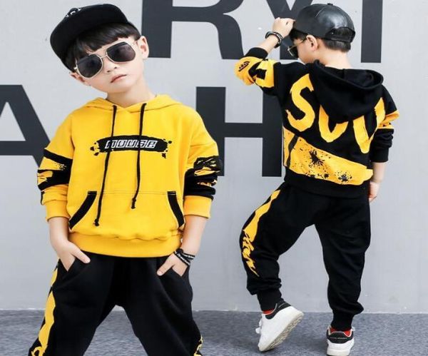 2 peças Big Boys Roupas Conjunto de algodão Moda de mangas compridas Hoodies Haren Pants Amarelo Roupfits pretos para 6 8 10 12 14 anos J19054591720