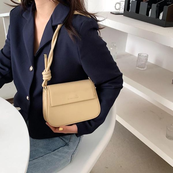 Umhängetaschen Wasserflaschenförmige kleine quadratische Beutel gewebt One-Shoulder Messenger Damen Frauen Handtaschen Handtaschen