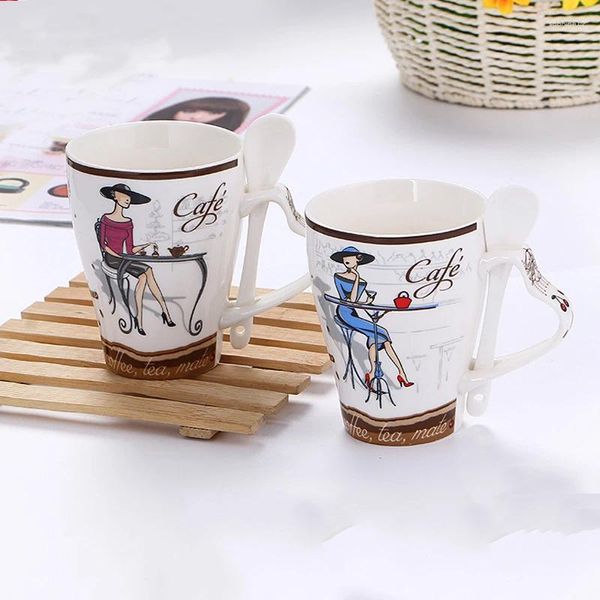 Canecas Copa de cerâmica de canecas Europeias Desenomia Caneca de Caneca de Caneca de Caneca de Caneca de Tea Milk With Spoon Gift Ideia Para Família de Meninas