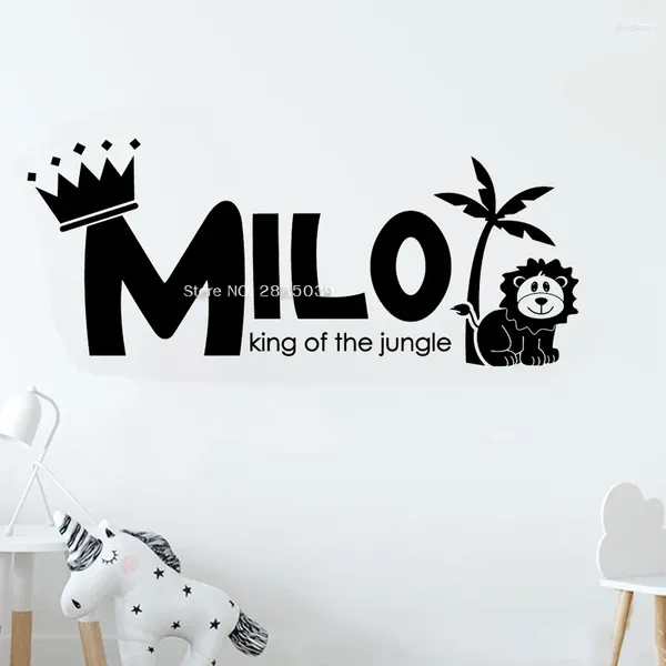 Adesivos de parede 60 25cm Little Lion Nome personalizado adesivo para meninos Lettering Words Workery King of Jungle Animal Decor LC1255