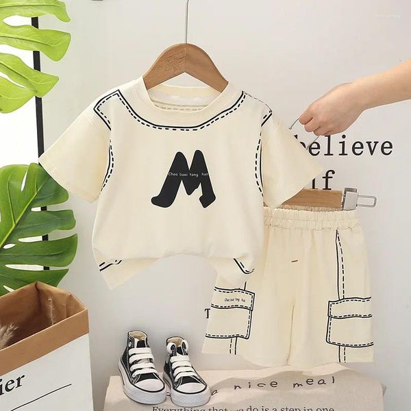 Set di abbigliamento abiti estivi per bambini 2024 KOREANO Letter-Neck Letter Pullover Trota a maniche corte e pantaloncini per bambini