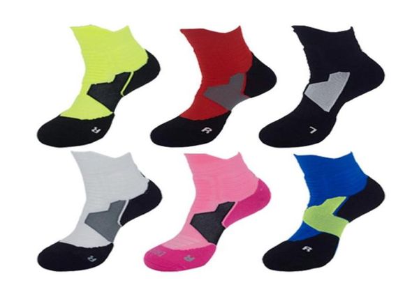Uomini di ventilazione di alta qualità Sports Sports Elite Basketball Socks Men Cycling Calze Compressione Asciugamano di cotone MEN039S SO9263963