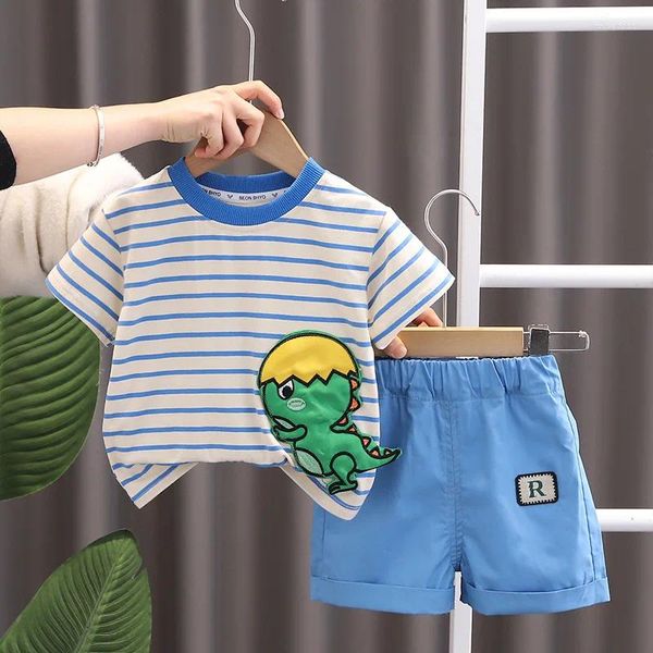 Set di abbigliamento 2024 Designer Baby Boy Assumenti estivi di 18 mesi per bambini T-shirt a manica corta a strisce e cortometraggi